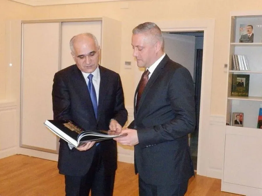 Петкова и Шефчович в Баку за газа