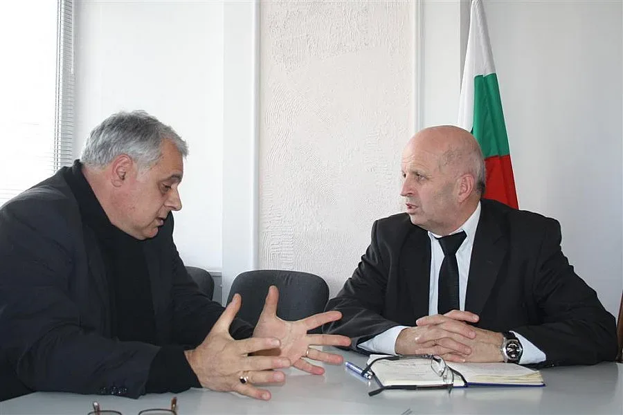 Търсят нов дом за архивите на Старозагорско