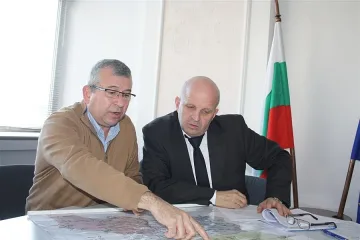 Изграждат и ремонтират важни пътища в Старозагорско