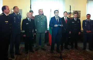 Плевнелиев: Разходите за отбрана намаляват, а рисковете се увеличават