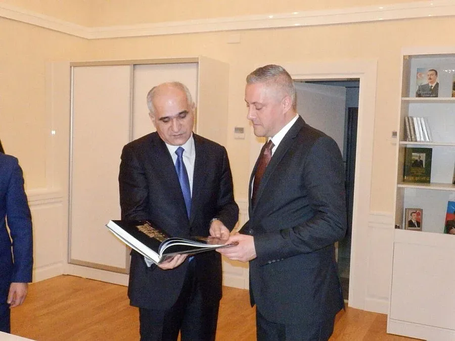 Разширяваме на икономическото сътрудничество с Азербайджан