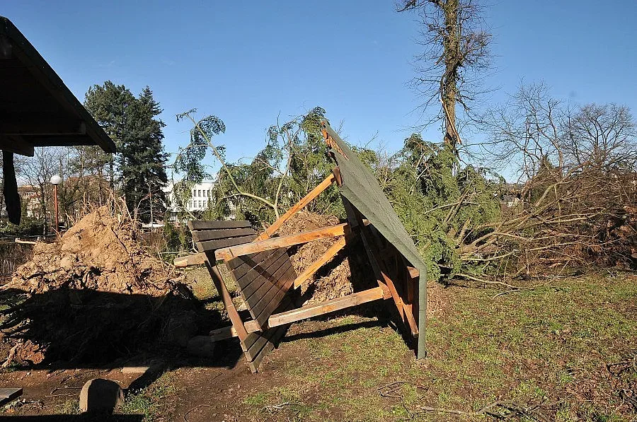 Общината във Вършец се притече на помощ на хората без покриви