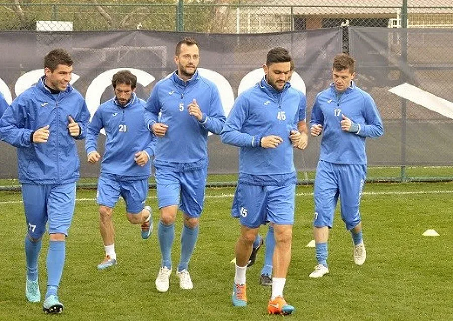 "Левски" срещу Петролул днес следобед