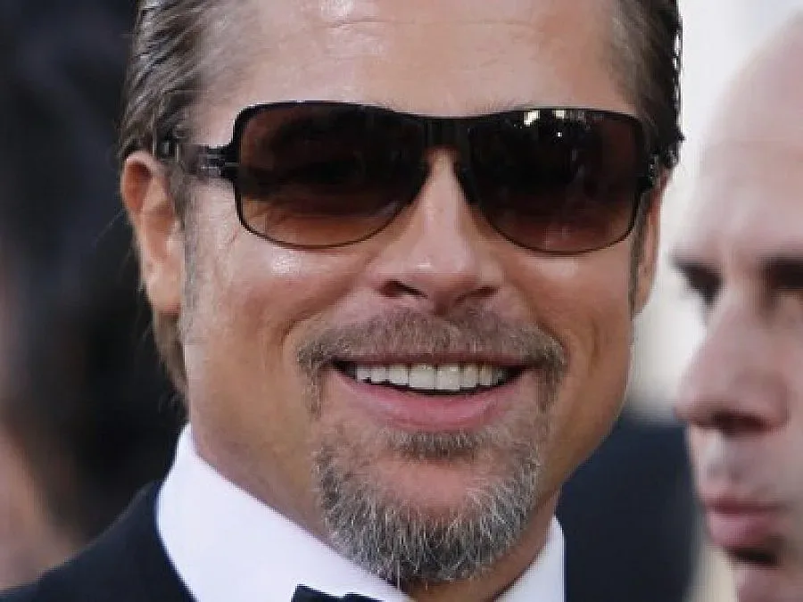 Джоли праща Пит в клиника