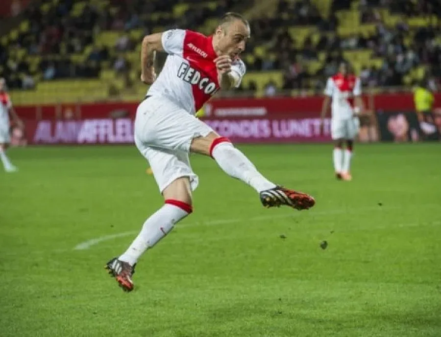 Треньорът брани Бербо като орлица