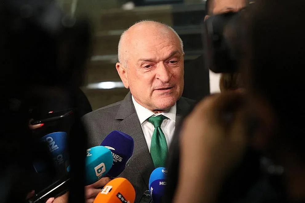 Извънредно от Главчев за бюджета. Решението за осигуровките