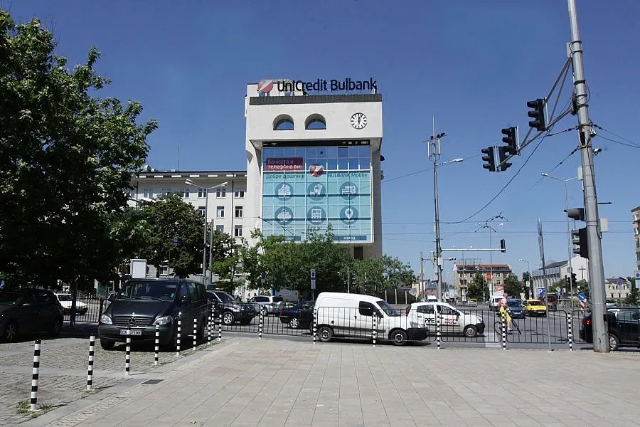 Банките разчитат на такси и комисиони