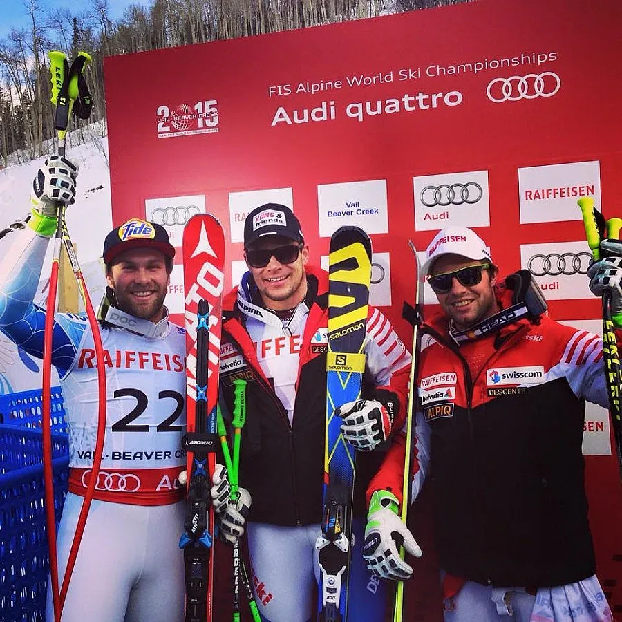 Швейцарски триумф в спускането при мъжете