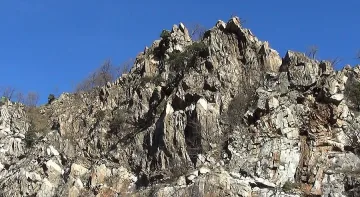 10-тонна скала се сгромоляса над Кричим 