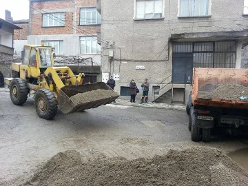 Скоростно почистиха свлачище, „укротиха” дере в ромска махала