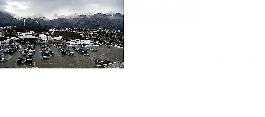 Снегът затвори пътя за Банско за тежки камиони