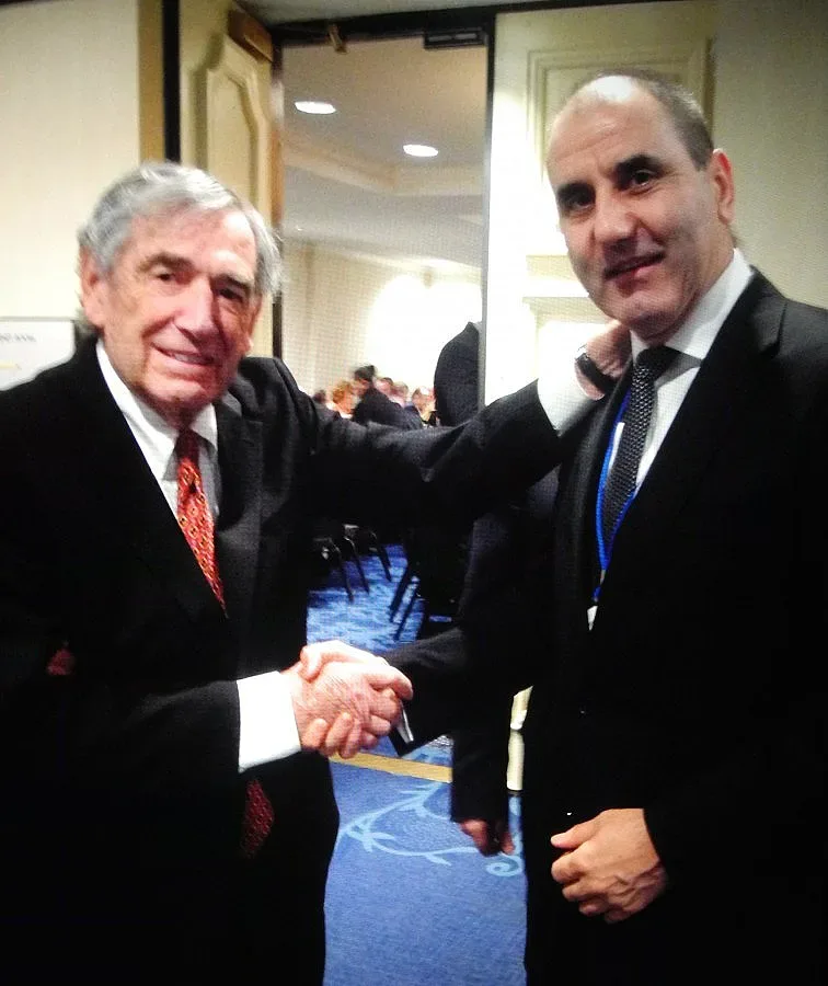 Цветанов закуси с Обама и Далай Лама