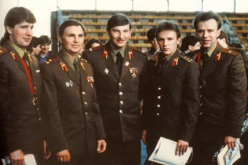 "Червената армия" удря от кината