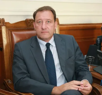 Депутати от запаса