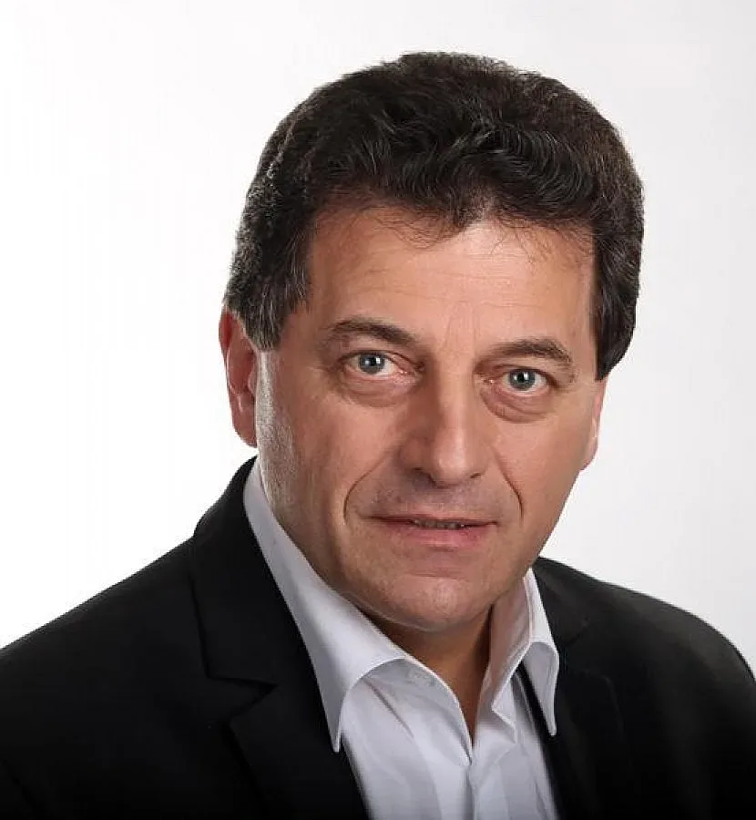 Червен депутат блъсна италианец