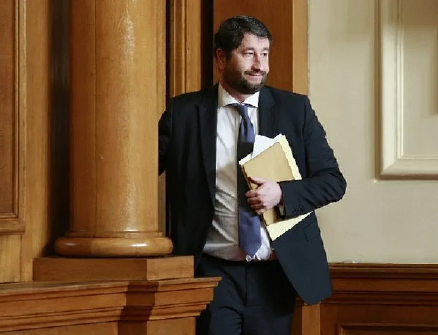 76,72% от заплатите са осигурени за служителите в затворите