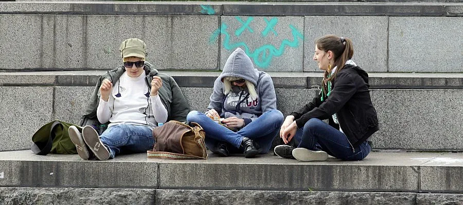 100 младежи търсят безработни в барове