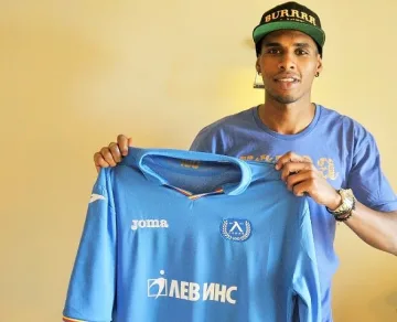 Домо с два гола и изпусната дузпа за "Левски" срещу Лех Познан 