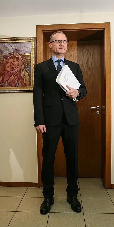 Да раздрусаш гнилите ябълки