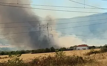 Черни облаци над легендарен наш град. Хората в паника