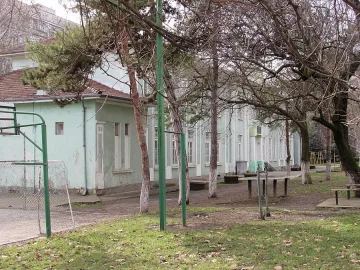 Извеждат децата от последния социален дом в Русе