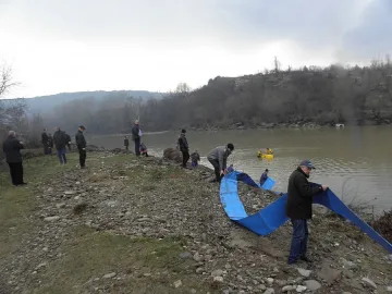 Започна отводняването на речното корито на Арда 