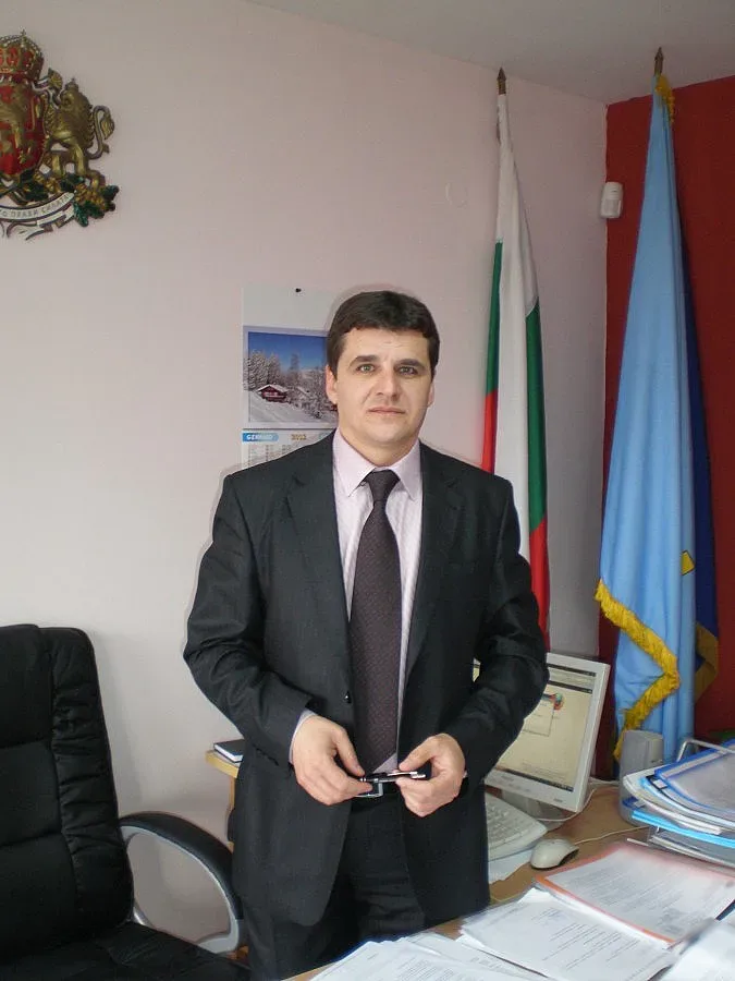 Укрепват диги на река Струма