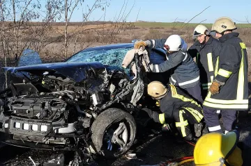 7 ранени при тежка катастрофа на E-80