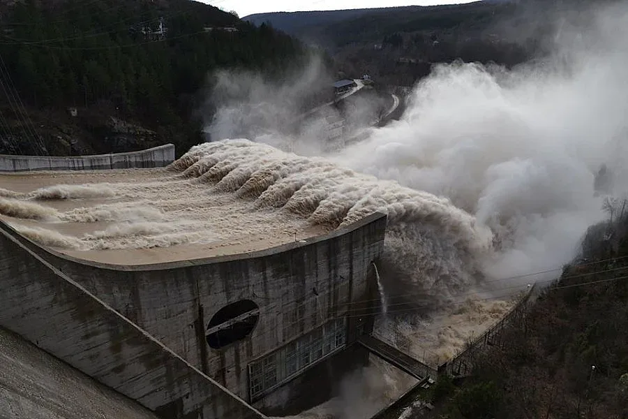 ВИДЕО: Язовир "Ивайловград" прелива