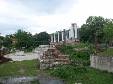 Разкриха още от крепостната стена  на античната Августа Траяна