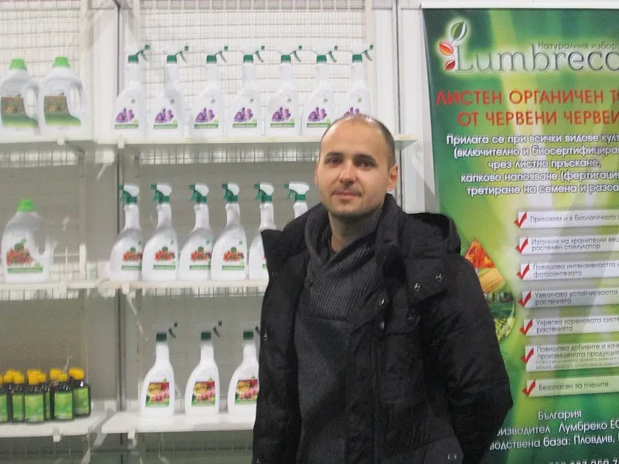 Небивал интерес към тор от калифорнийски червеи