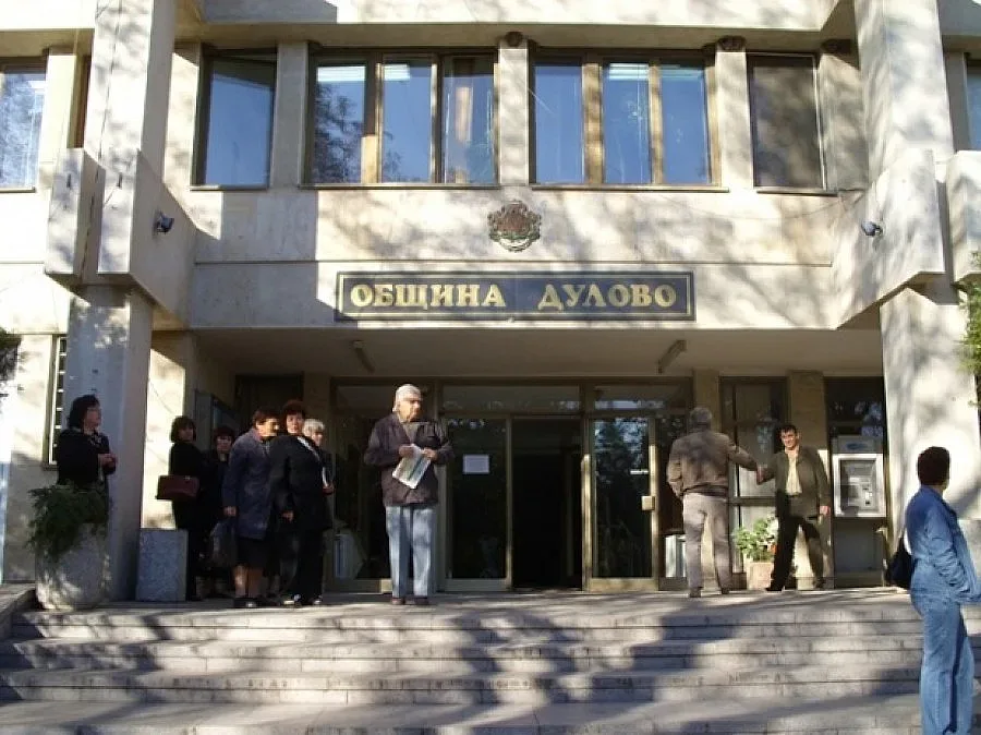 Самолет търси кой наводнява в Дуловско