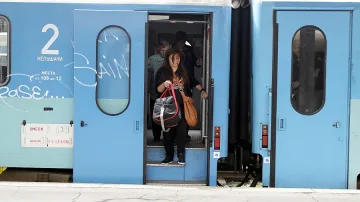 Възстановиха спрените влакове след наводненията