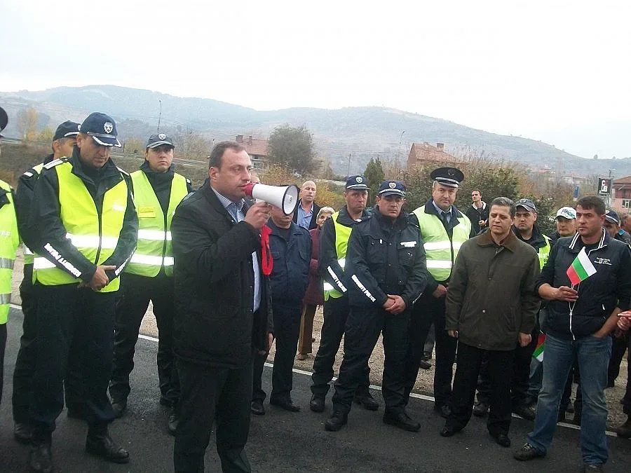 Протест и блокада на път за втори лифт в Банско