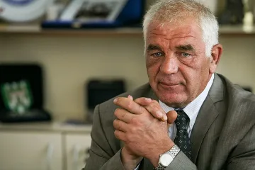 Златен скункс за Ваньо Танов