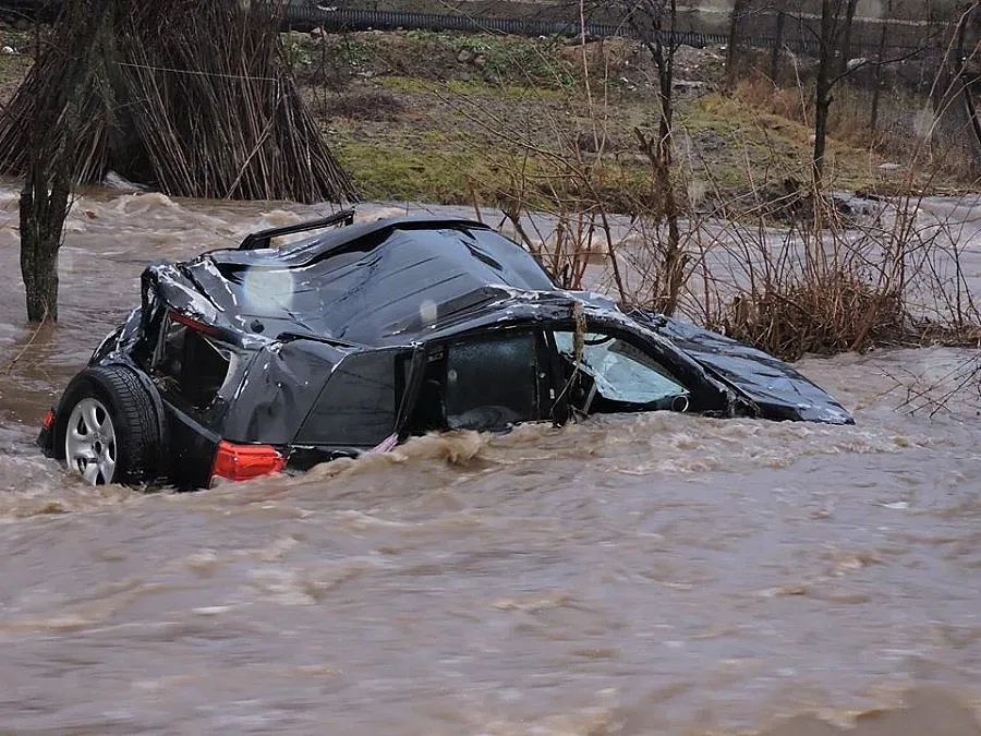 Търсят в "Цанков камък" Маргарита и Захари