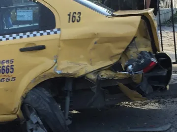 Дете в тежко състояние след удар от кола