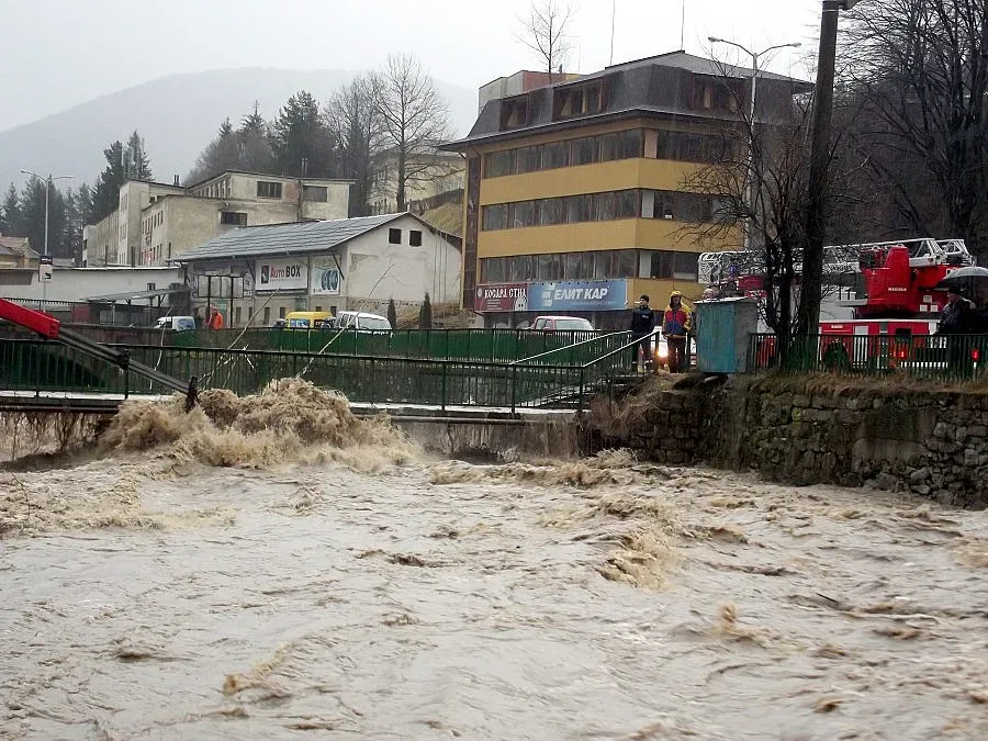 Порой и ураган сеят смърт (ОБЗОР)