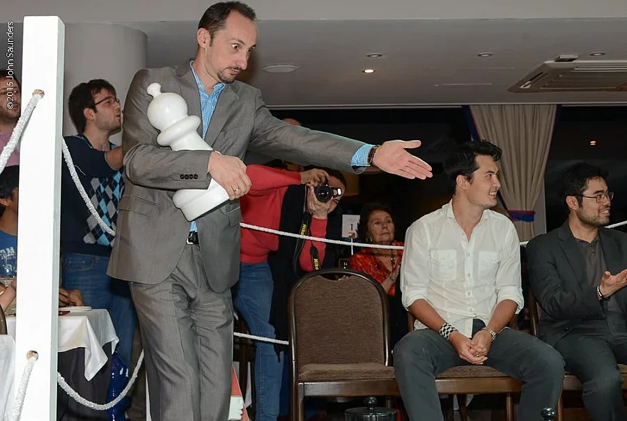 Веско срещу Ети в битка на половете