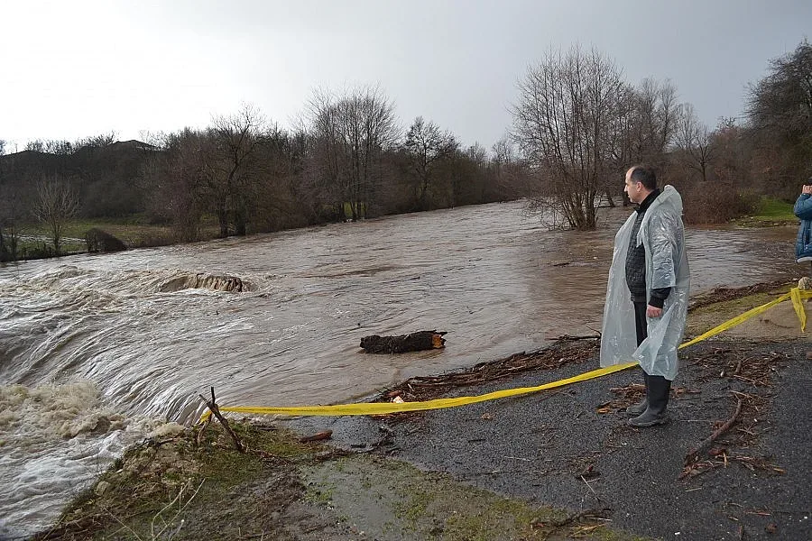 Язовирите „Кърджали" и „Студен кладенец" с отворени преливници