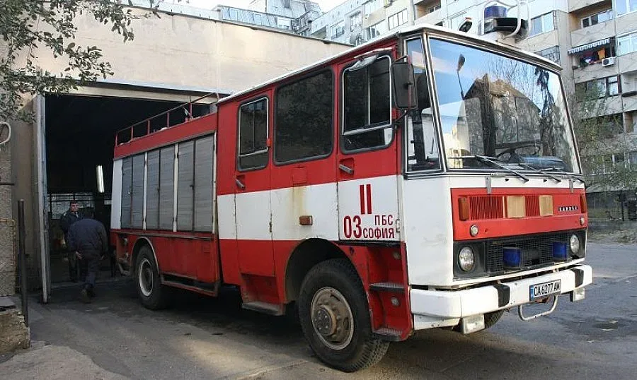 Пожарникари готвят протест заради съкращения