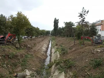 Залети земеделски земи и дворове в Добрич