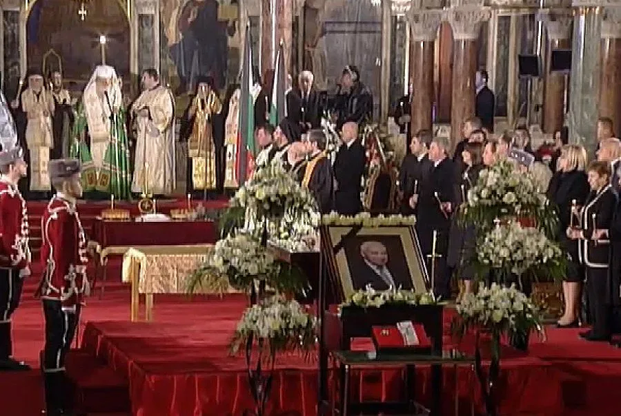 Патриарх Неофит: Прекланяме глава пред държавника и обединител на нацията