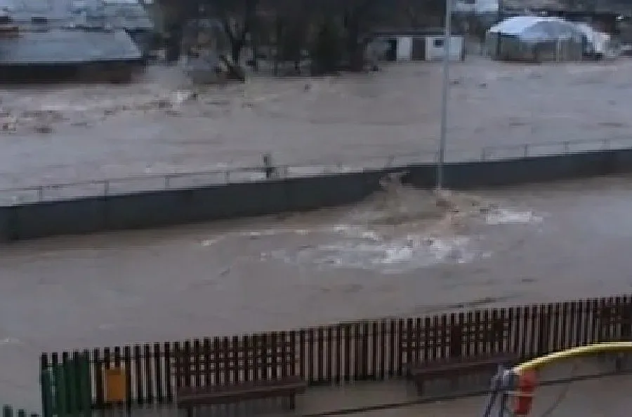 МВР: Няма пострадали хора при бедствията тази нощ