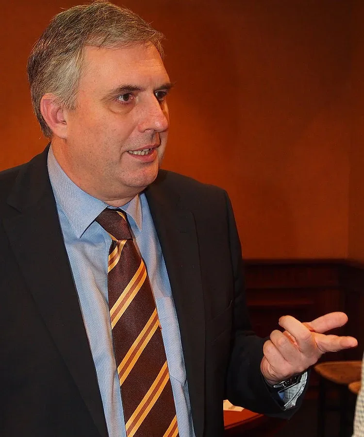 Калфин: Станишев да каже и в Брюксел за идентичността на левите партии