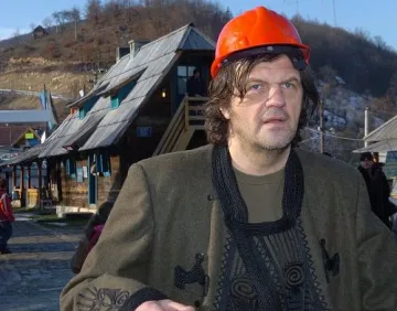 Братски интриги в Дървен град