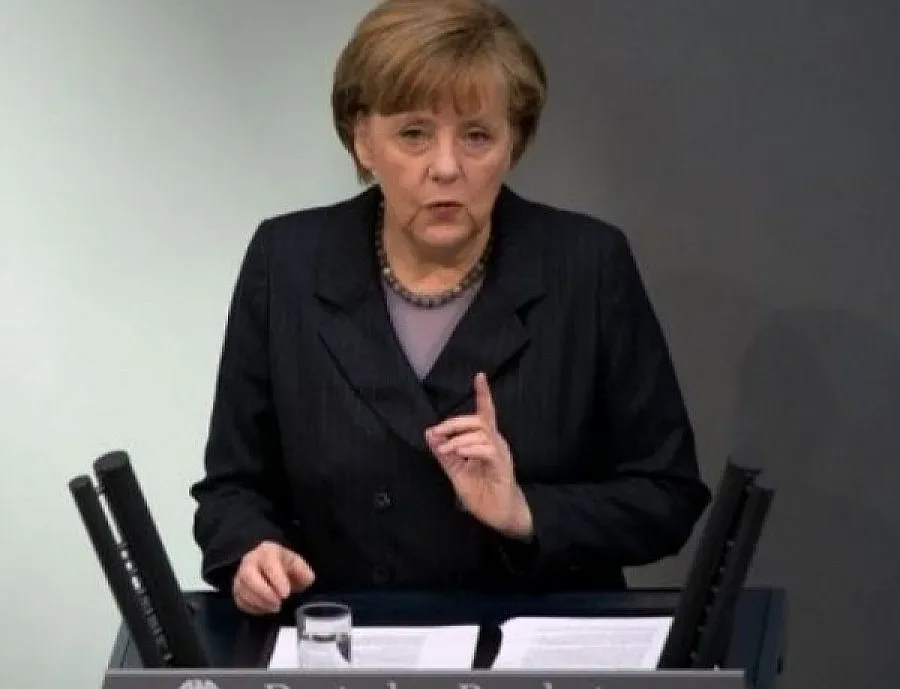 Меркел: Няма възможност външният дълг на Гърция да отпадне