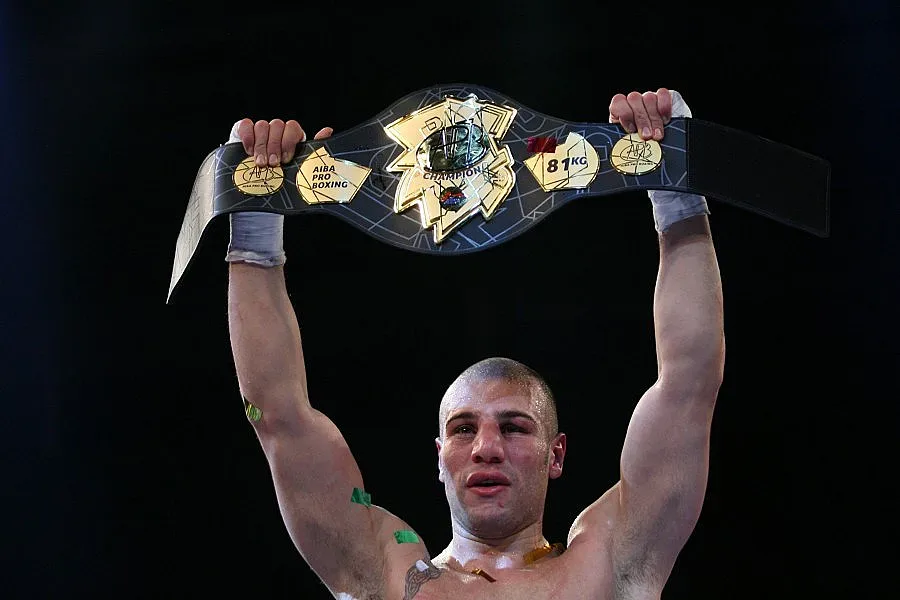 Иранец взе първата световна титла на АИБА