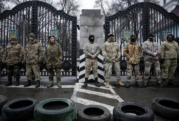 Украйна мобилизира и жени в армията