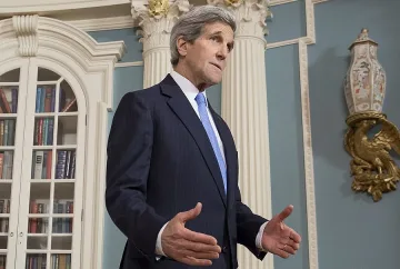 Джон Кери отнесе глоба за неизринат сняг